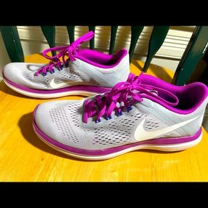 Women’s Nike Sneakers Size 7 Gray and Purple